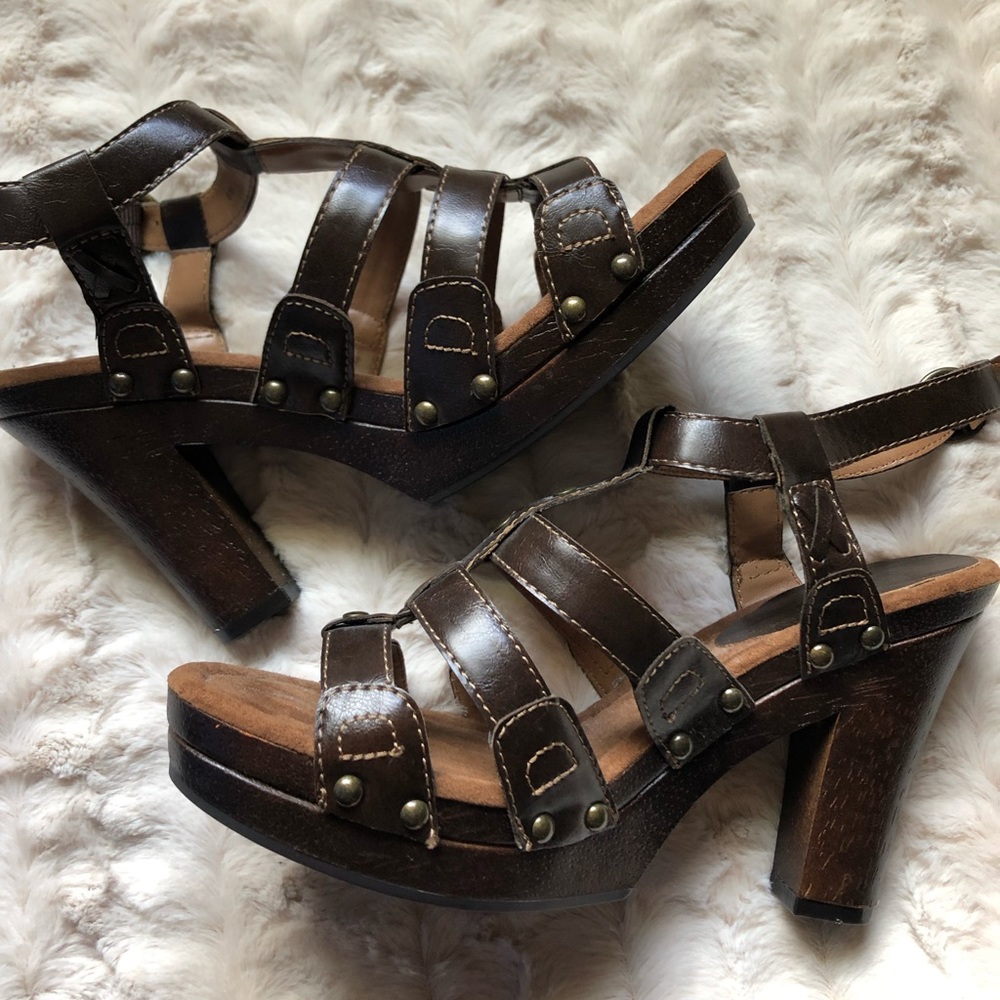 Mudd Sandals